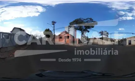 - Próxima a comércios, escolas, hospitais e demais conveniências - Fácil acesso a importantes vias da cidade, facilitando a locomoção