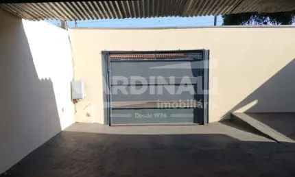 Casa com boa localização, próximo a escolas e creches.