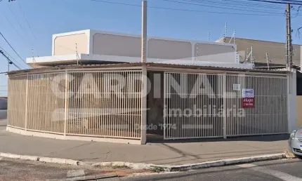 Salão comercial de esquina, com ótima localização em rua comercial de grande movimento.