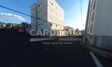 Apartamento muito bem localizado, próximo de posto de combustível, comércios em geral e fácil acesso a rodovia.