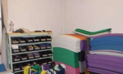 Casa sobrado com 1 dormitório e 4 suítes no Parque Santa Mônica próxima ao Hospital Santa Casa em São Carlos