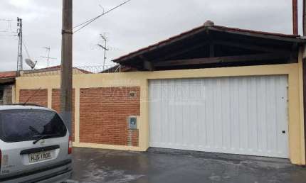 Casa com 3 dormitórios no Jardim Beatriz próxima a Escola Carmine Botta em São Carlos