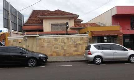 Casa com 2 dormitórios e 2 suítes no centro de São Carlos.