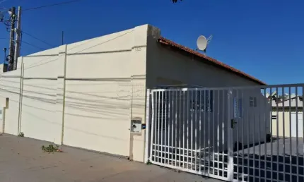 Casa com 3 quartos para alugar na Rua Américo Brasiliense, 652, Vila Ferroviária, Araraquara