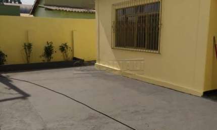 Encantadora Casa à Venda: Amplo Quintal com Área Verde por R$300.000,00