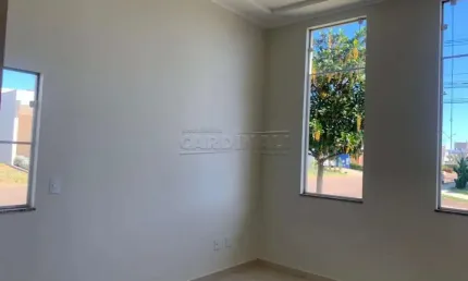 Casa de condomínio com 3 dormitórios e 1 suíte em São Carlos