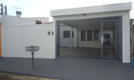 Casa com 1 dormitório e 1 suíte no Lot. Hab. São Carlos próxima ao Bosque Santa Felícia em São Carlos