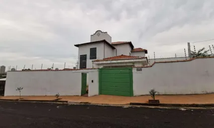 Casa com 3 quartos à venda na Avenida José de Araújo Luso Júnior, 130, Jardim Morumbi, Araraquara