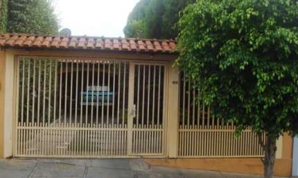 Casa com 3 quartos à venda na Rua Jesuíno de Arruda, 1619, Jardim São Carlos, São Carlos
