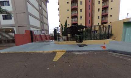 Apartamento com 2 dormitórios no Centro próximo a Escola Prof. Sebastião de Oliveira Rocha em São Carlos
