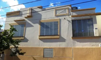 Casa com 3 dormitórios e 1 suíte no Jardim São Carlos próxima a Catedral em São Carlos