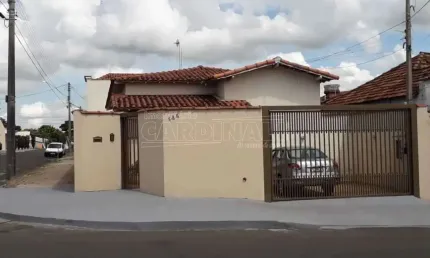 Casa com 5 quartos à venda na Avenida Sallum, 144, Vila Prado, São Carlos