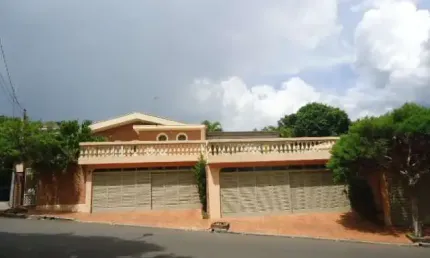 Casa com 3 quartos à venda na Avenida Araraquara, Lote 05/06 Quadra 08, 70, Vila Brasília, São Carlos