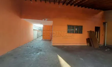 Casa da frente e do fundo inclusas no valor do aluguel. IPTU isento