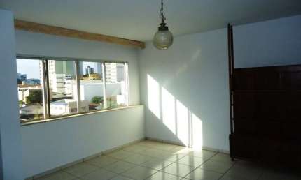 Apartamento com 2 dormitórios no Núcleo Res. Silvio Vilari próximo a Prefeitura Municipal em São Carlos