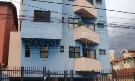 Apartamento de frente a USP, próximo a farmácia, padaria, mercado, posto de gasolina.