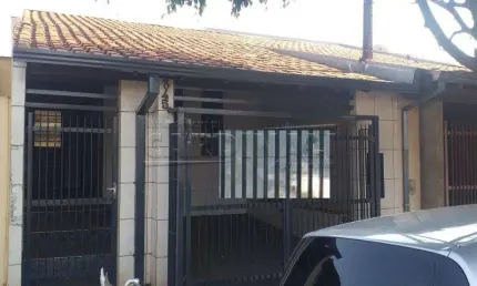 Casa com 2 quartos à venda na Avenida Santa Adélia, 345, Jardim América (Vila Xavier), Araraquara