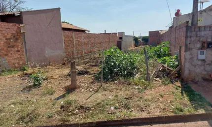 Terreno à venda na Avenida Doutor Antonio Sylvio Cunha Bueno, Ao Lado Da Igreja, s/n, Parque São Paulo (Vila Xavier), Araraquara