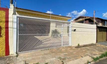 Esta é sua grande chance de morar em uma Casa com 3 dormitórios sendo 1 suíte no Boa Vista com ótima localização