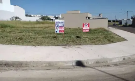 Terreno à venda na Rua Rosa Magri Gatto, , Lote 126, Quadra 07 Lote 126 Quadra 07, Jardim do Bosque, São Carlos