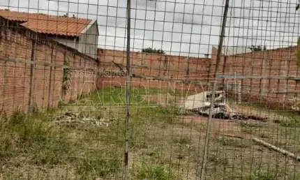 Terreno à venda na Avenida Lázara Rodrigues Braga, , Lote 247, Quadra 009, Parque Gramado II, Araraquara