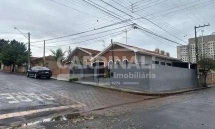 Casa com 2 quartos à venda na Rua Senador José Ermírio De Moraes, Casa De Esquina, 168, Vila Melhado, Araraquara