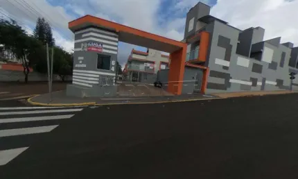 Casa triplex de condomínio com 2 dormitórios e 1 suíte em São Carlos