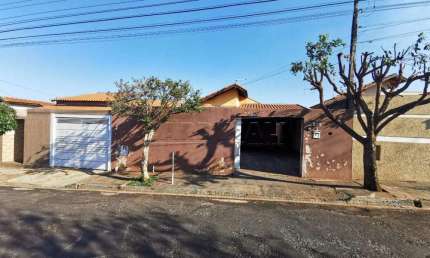 Casa com 2 quartos à venda na Avenida Eugênio João Faccio, 218, Parque Gramado II, Araraquara
