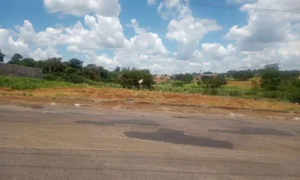 Terreno à venda na Avenida Engenheiro Camilo Dinucci, Jardim Dumont, Araraquara