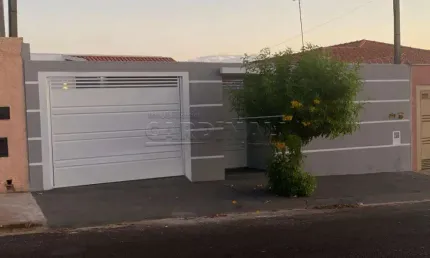 Casa com 2 quartos à venda na Avenida Antonio Gomes da Silva, 230, Jardim São Francisco, Araraquara