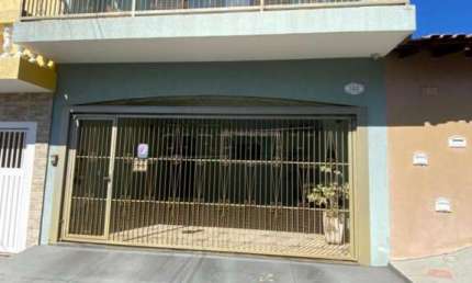 casa com 3 dormitórios sendo 1 suite em ótima localização