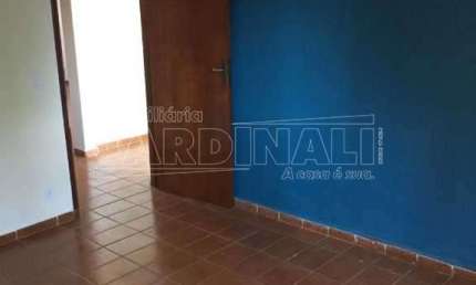 Casa com 2 quartos para alugar na Rua R. Orlando Tassim, 204, Centro, São Carlos
