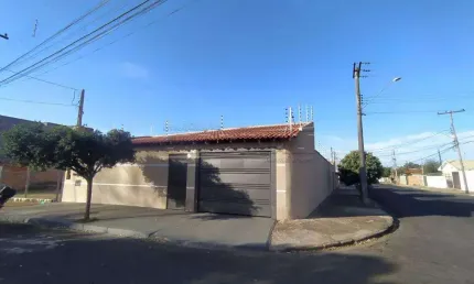 Casa com 3 quartos à venda na Rua Miguel Veltri, 678, Jardim das Estações (Vila Xavier), Araraquara