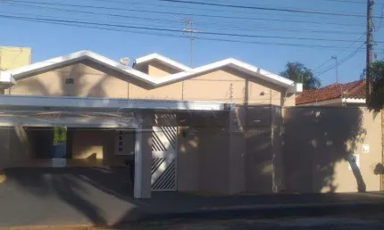 Casa com 3 quartos à venda na Avenida Francisco de Assis Bezerra Filho, 231, Jardim Nova América, Araraquara