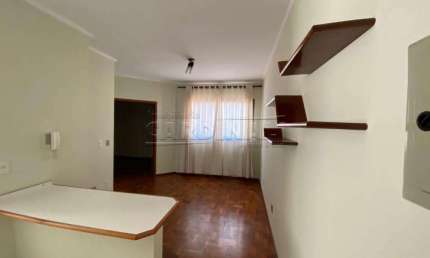 Apartamento com 1 dormitório no Jardim São Carlos próximo a Paróquia São Judas Tadeu em São Carlos