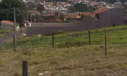 Terreno à venda na Rua João Guastaldi, SN, Jardim Letícia, São Carlos