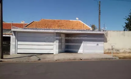Casa com 3 quartos à venda na Avenida Engenheiro Edmundo Busch Varella, 768, Jardim das Estações (Vila Xavier), Araraquara