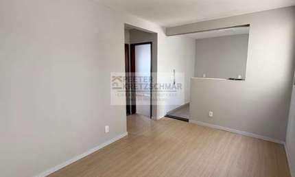 Apartamento à Venda no Bairro Adhemar Garcia – Joinville/SC | 2 Quartos, 1 Vaga, Reformado