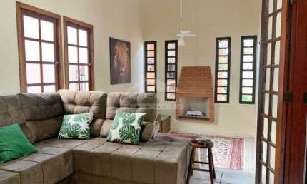 Casa de 3 dormitórios sendo 1 suíte e com 3 vagas de garagem no Balneário Flórida!!!!