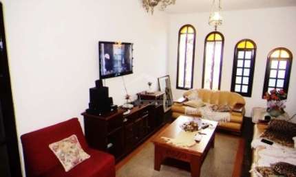 Casa Isolada de 4 dormitórios,1 suíte e com 6 vagas de garagem na Mirim - Praia Grande!!!!