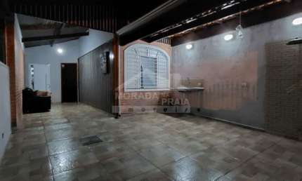 Casa Geminada no Canto do FORTE, 2 dormitórios, 2 vagas, quintal, confira em Praia Grande.