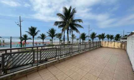 Casa ISOLADA no Solemar de FRENTE AO MAR, 3 dormitórios, edícula, só em Praia Grande.
