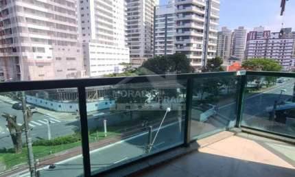 Apartamento no FORTE, 3 dormitórios, 2 vagas, 3 sacadas, Só na Imobiliária em Praia Grande.