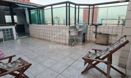 Cobertura na Ocian, 3 suítes, hidromassagem, churrasqueira, confira na imobiliária em Praia Grande.