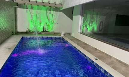 Casa ISOLADA no Canto do Forte, 3 dormitórios, piscina, confira em Praia Grande.