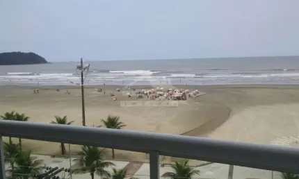 Apartamento de FRENTE AO MAR no centro do Boqueirão, 3 suítes, lazer, confira em Praia Grande.