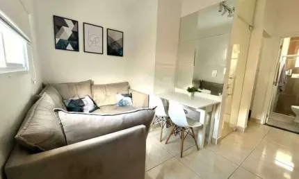 Casa sobreposta ALTA de condomínio no Canto do Forte, 2 dormitórios, vaga, confira em Praia Grande.