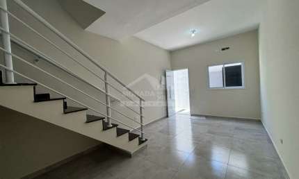 Sobrado NOVO em Condomínio no Canto do Forte, 2 DormitórioS, Confira na Imobiliária em Praia Grande.