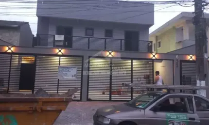 Sobrado NOVO em Condomínio no Canto do Forte, 2 DormitórioS, Confira na Imobiliária em Praia Grande.