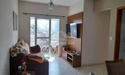 Apartamento na Guilhermina de 2 dormitórios, confira em Praia Grande.